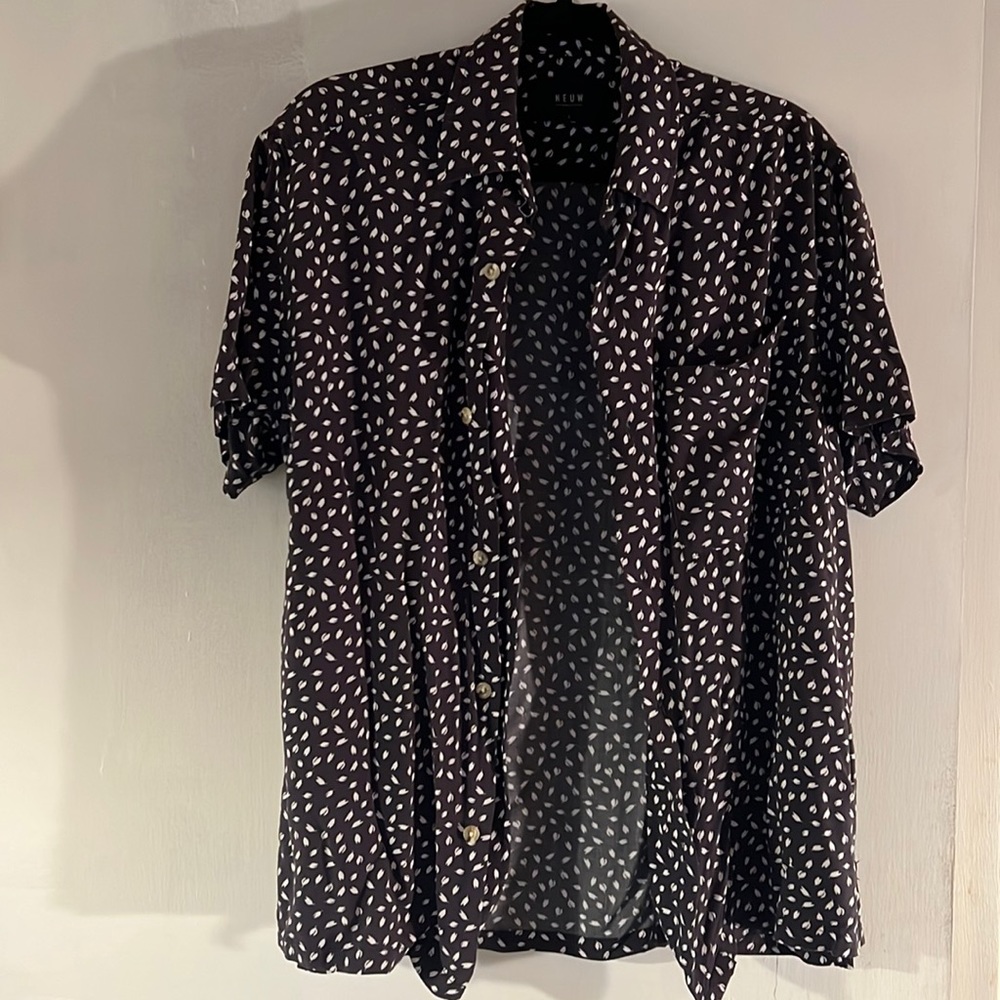 Neuw one pocket button up short sleeve